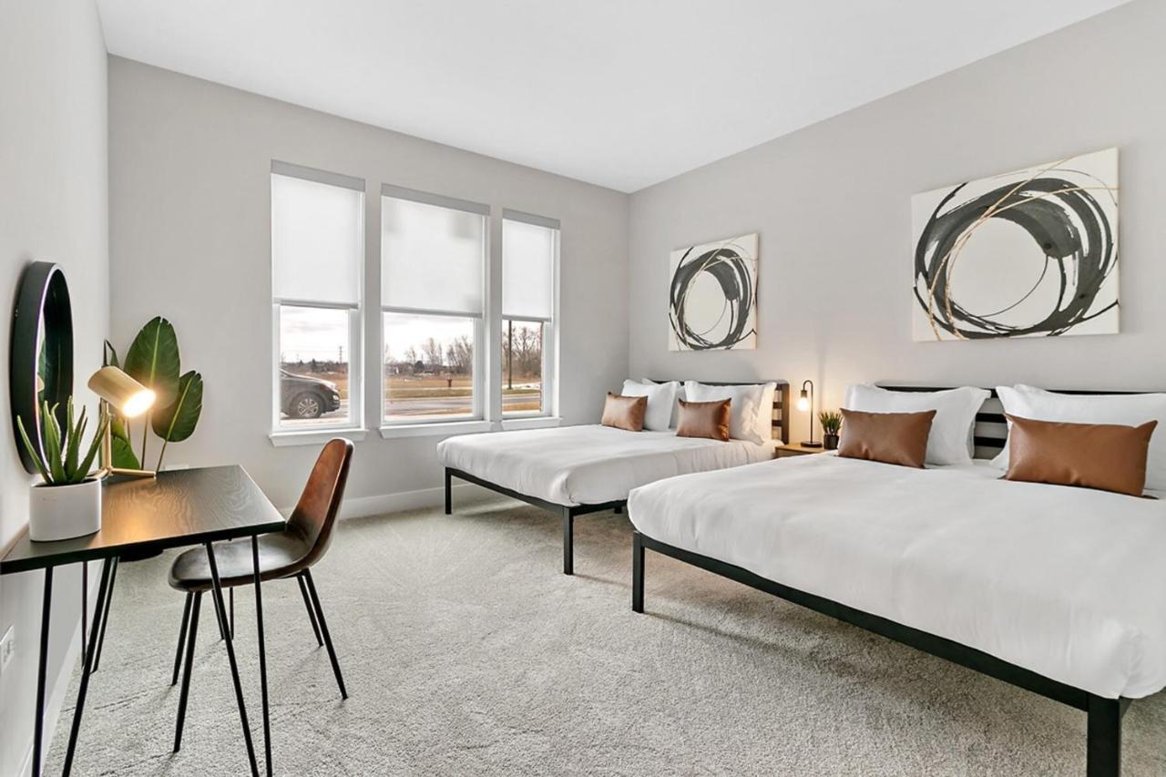 Bright & Comfortable Oakbrook 2Br Apt Free Parking - Ob 1 Appartement Oakbrook Terrace Buitenkant foto