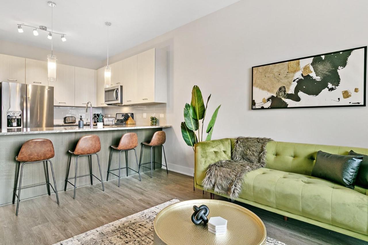Bright & Comfortable Oakbrook 2Br Apt Free Parking - Ob 1 Appartement Oakbrook Terrace Buitenkant foto