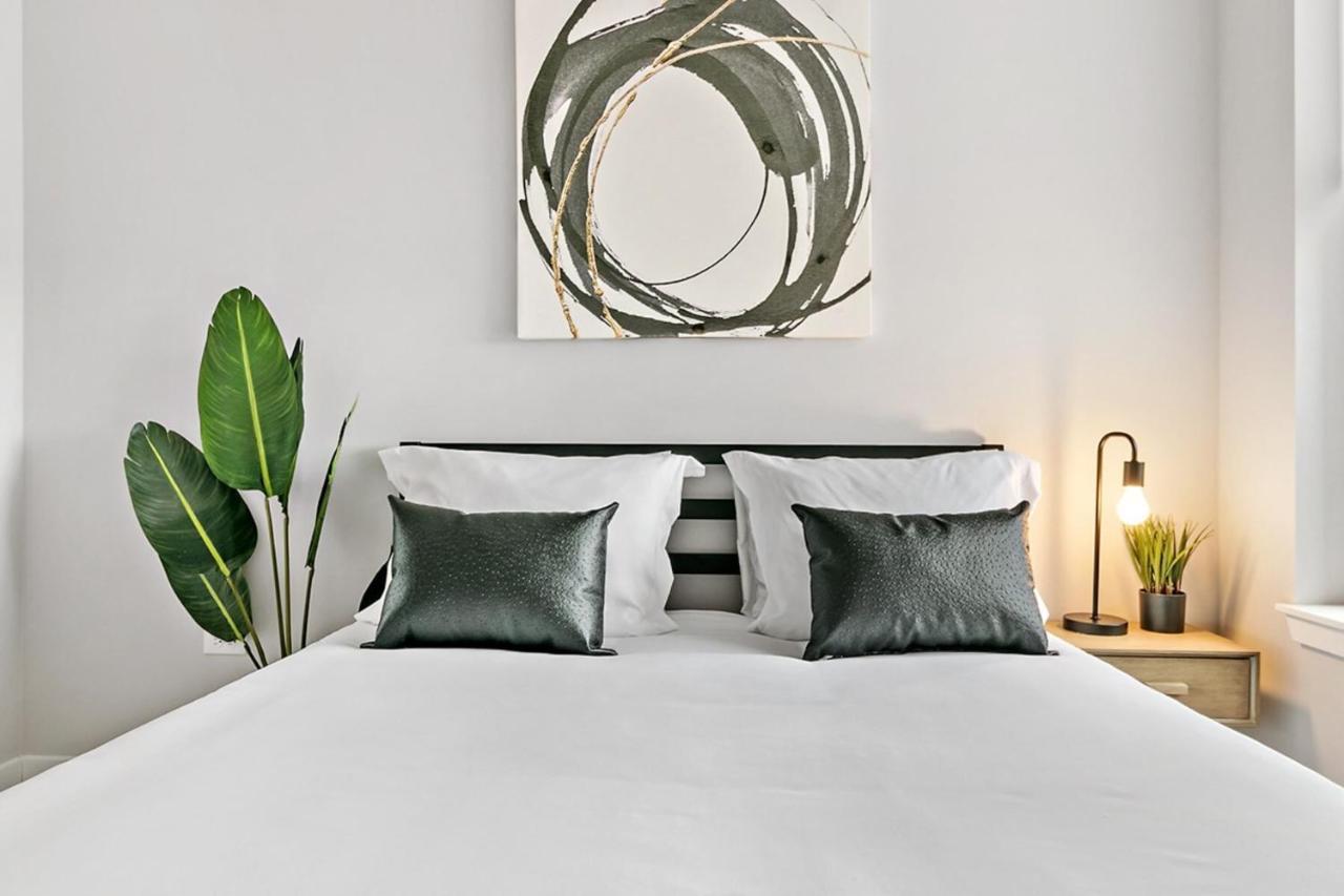 Bright & Comfortable Oakbrook 2Br Apt Free Parking - Ob 1 Appartement Oakbrook Terrace Buitenkant foto