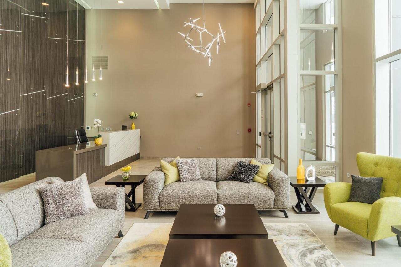 Bright & Comfortable Oakbrook 2Br Apt Free Parking - Ob 1 Appartement Oakbrook Terrace Buitenkant foto