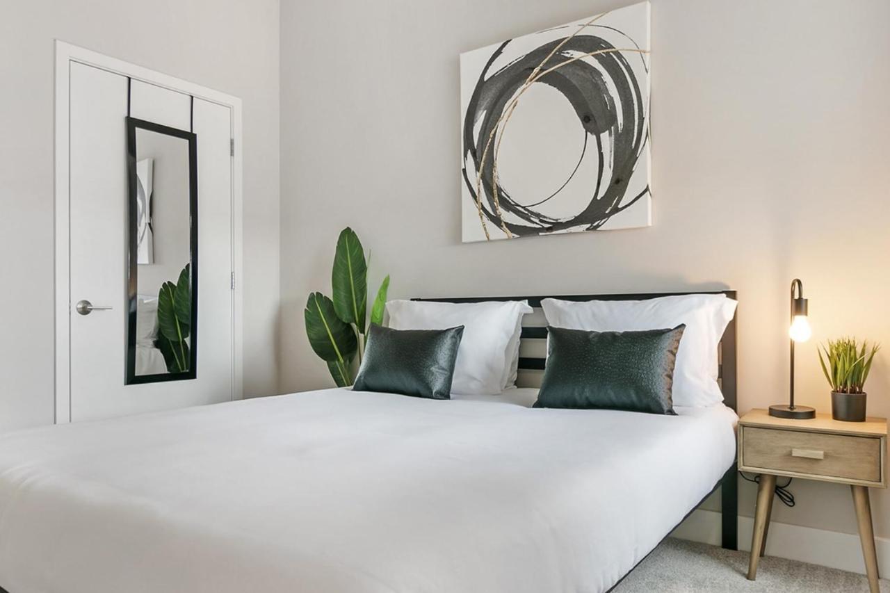 Bright & Comfortable Oakbrook 2Br Apt Free Parking - Ob 1 Appartement Oakbrook Terrace Buitenkant foto