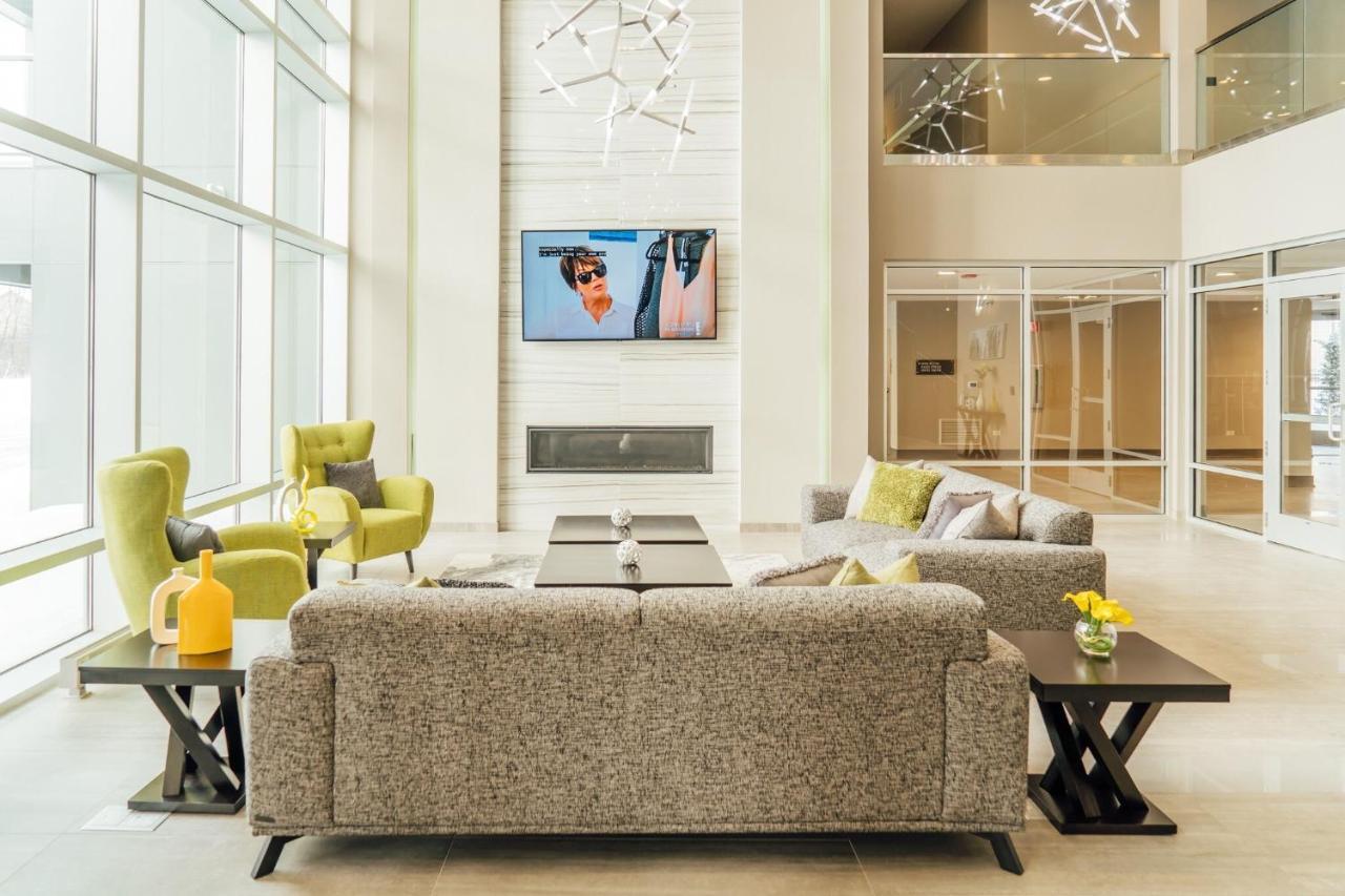 Bright & Comfortable Oakbrook 2Br Apt Free Parking - Ob 1 Appartement Oakbrook Terrace Buitenkant foto