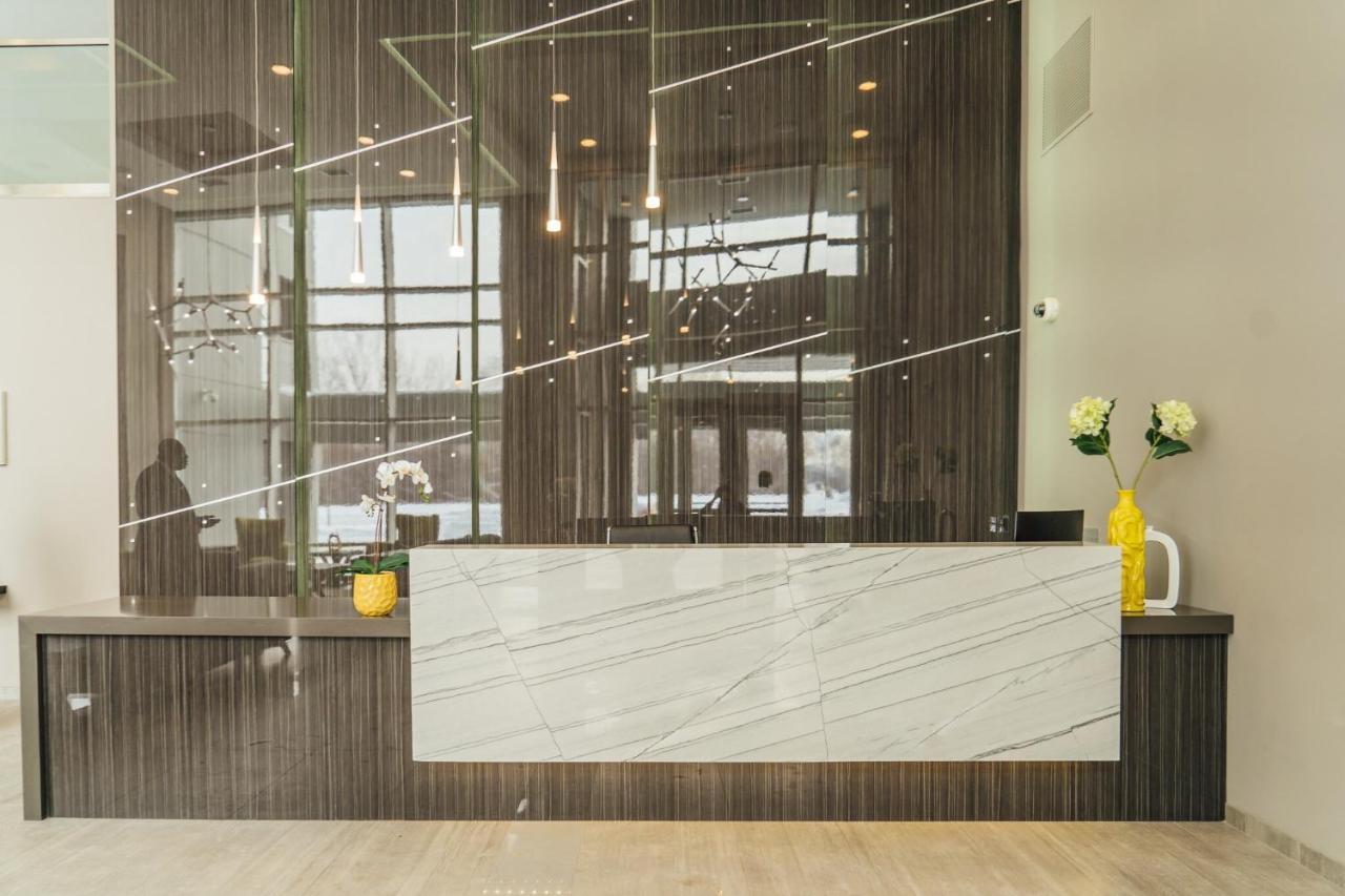 Bright & Comfortable Oakbrook 2Br Apt Free Parking - Ob 1 Appartement Oakbrook Terrace Buitenkant foto